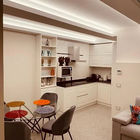 아파트 Glorizio Loft 트로페아